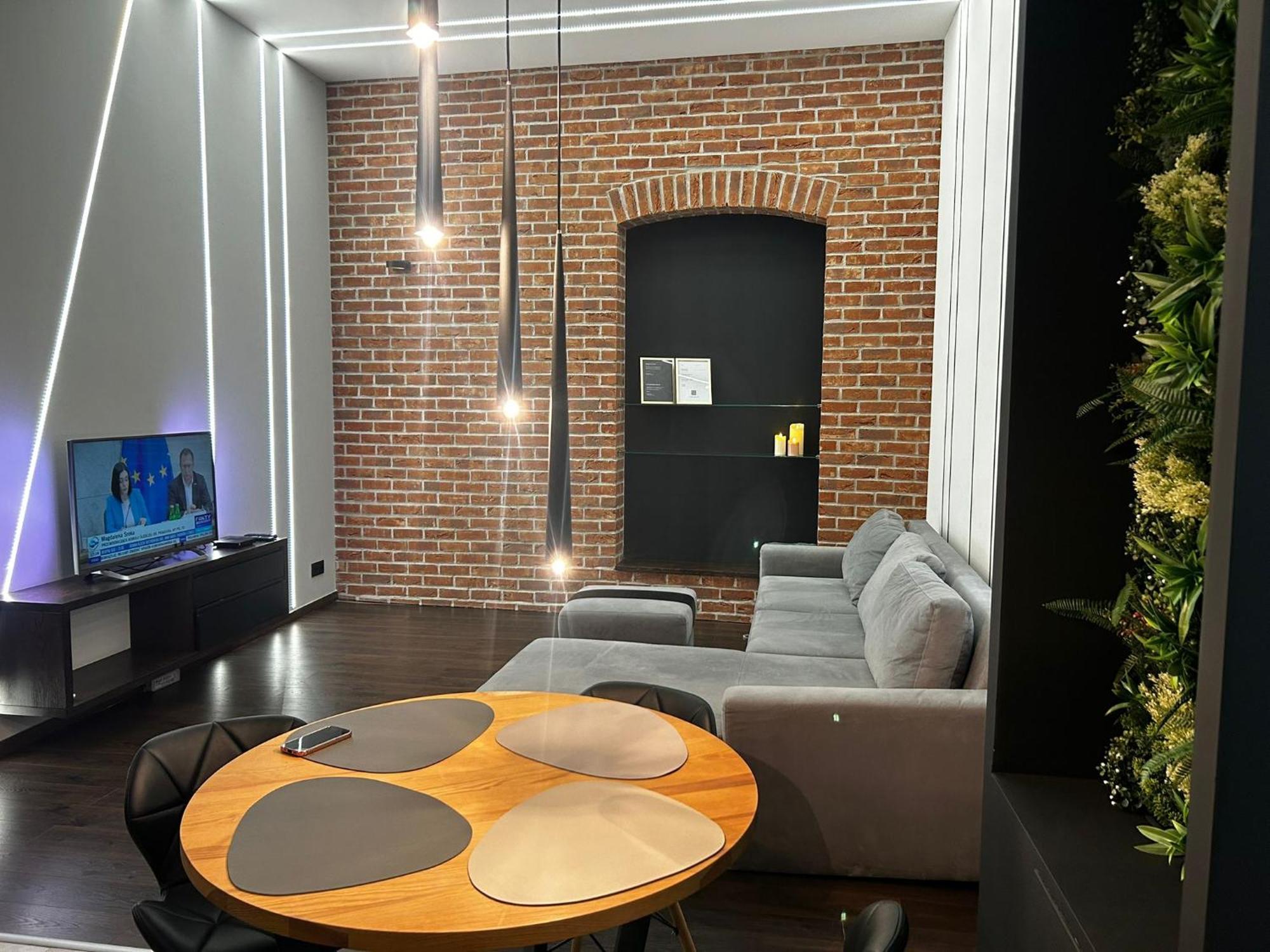 Vintage Bracka Loft